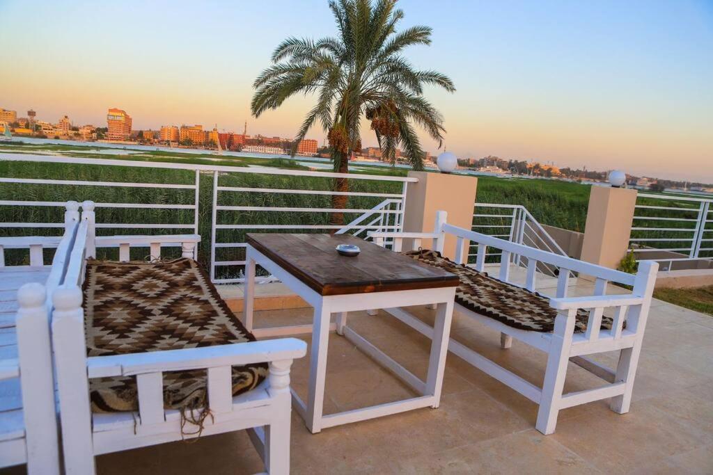 Royal Nile Villa - Nile View Apartment 1 Луксор Экстерьер фото