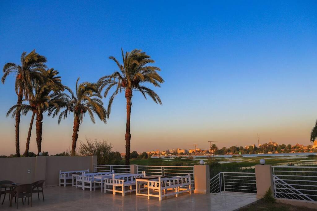 Royal Nile Villa - Nile View Apartment 1 Луксор Экстерьер фото